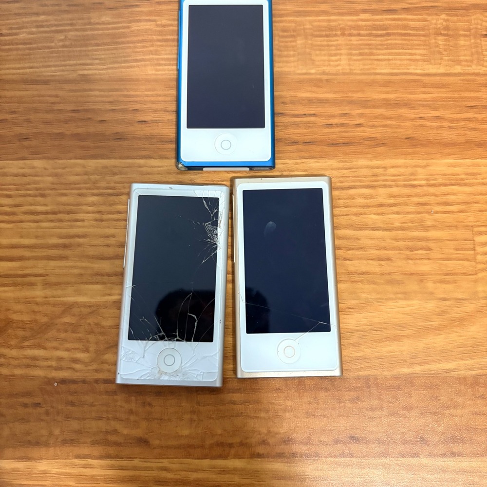 FOR PARTS Apple iPod Nano 7th Gen A1446 Lot of 3 Cracked Screens Blue Silver